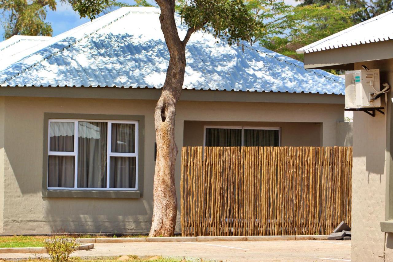 Tlou Safari Lodge Kasane Bagian luar foto