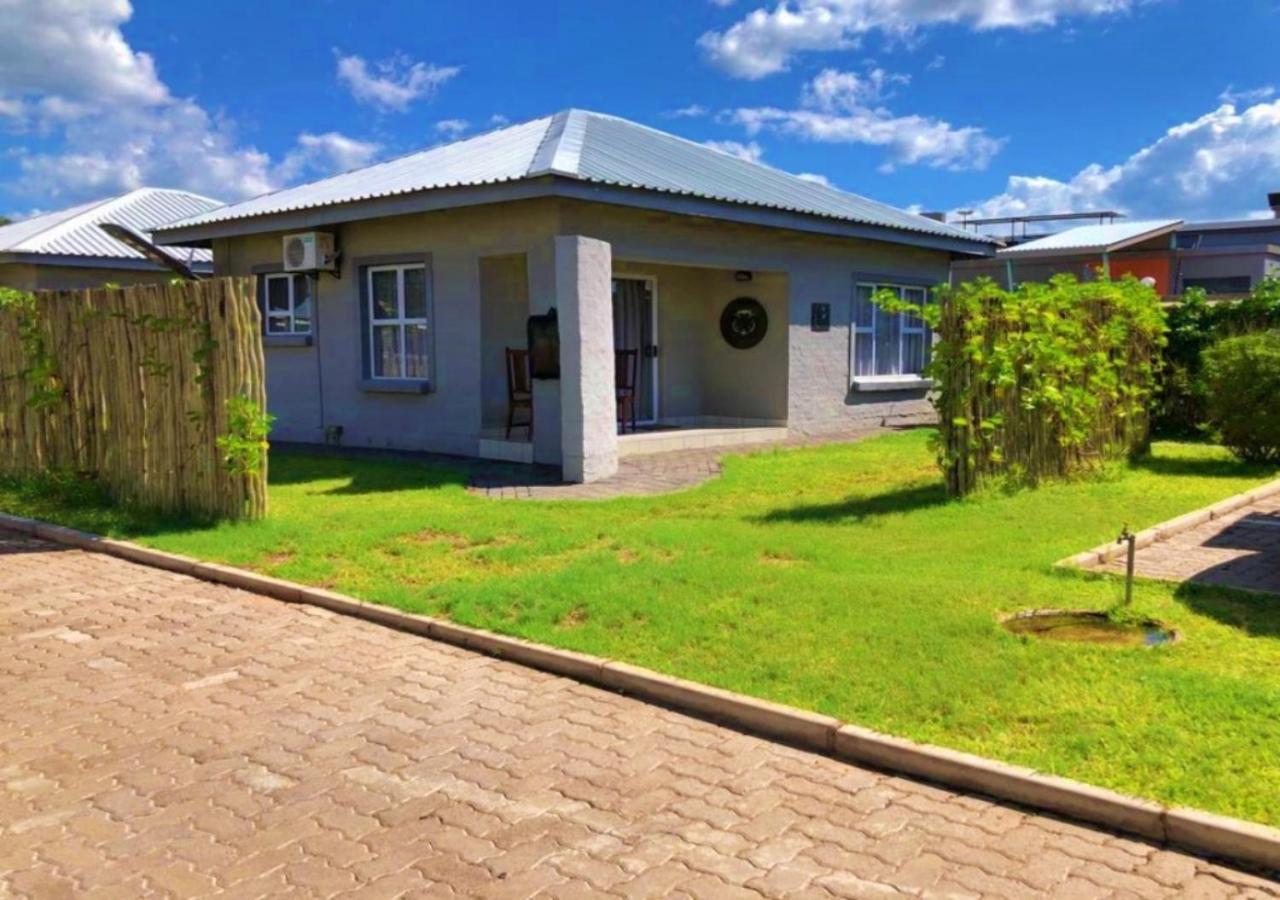Tlou Safari Lodge Kasane Bagian luar foto