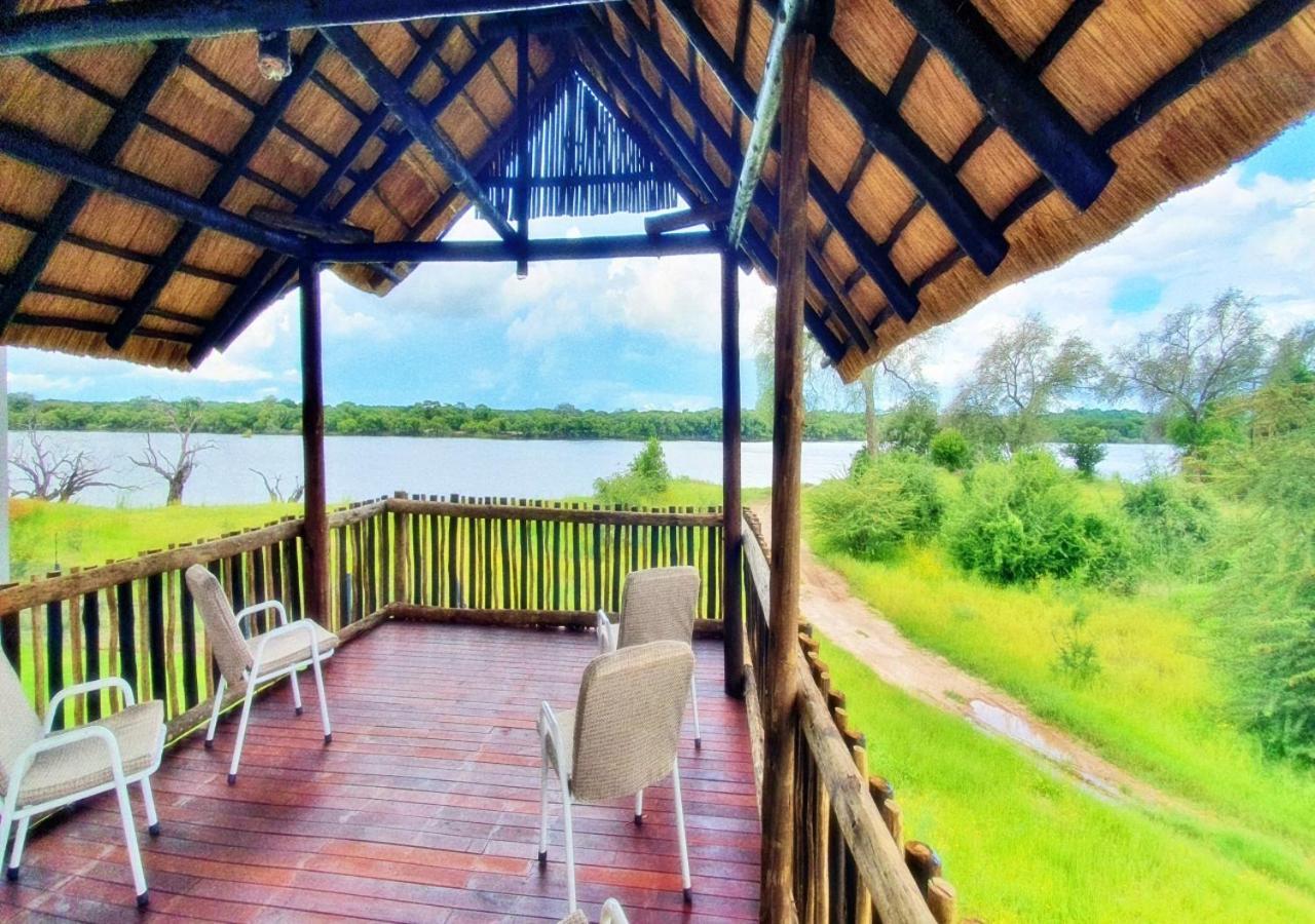 Tlou Safari Lodge Kasane Bagian luar foto