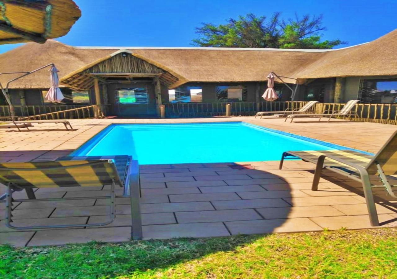 Tlou Safari Lodge Kasane Bagian luar foto