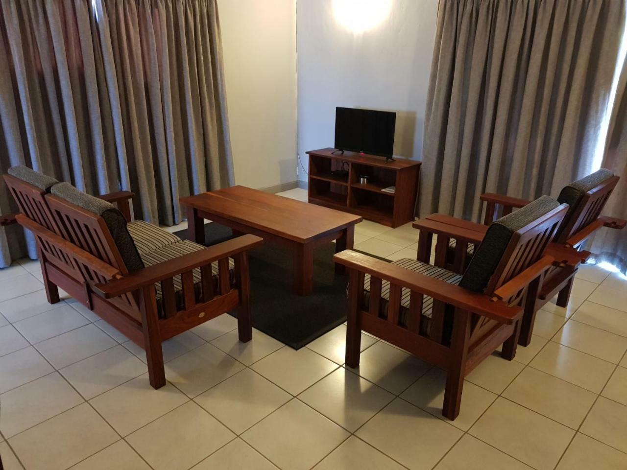 Tlou Safari Lodge Kasane Bagian luar foto
